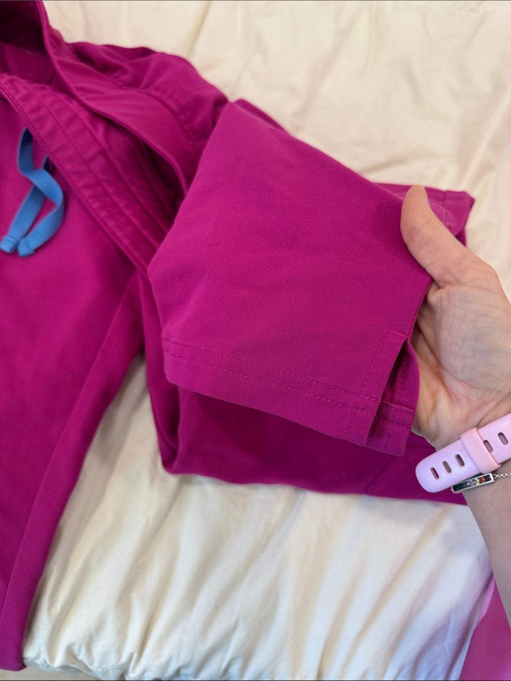Figs Women's Raspberry Scrub Set - Picture 4 of 4